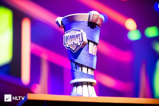 LPL最佳阵容揭晓 Theshy和Knight领衔上单中单